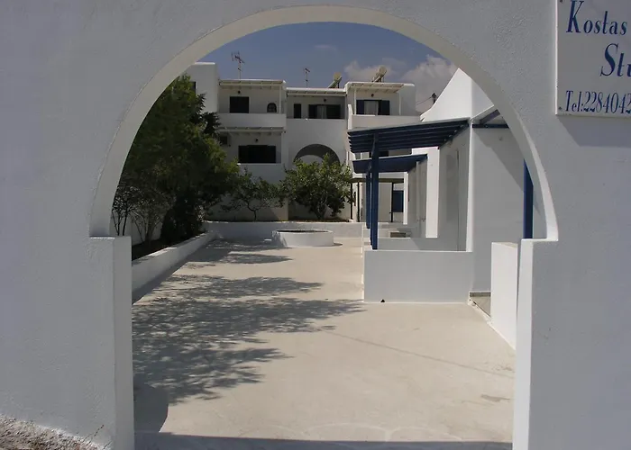 Caeli Paros By Kostas & Joanna Logarász