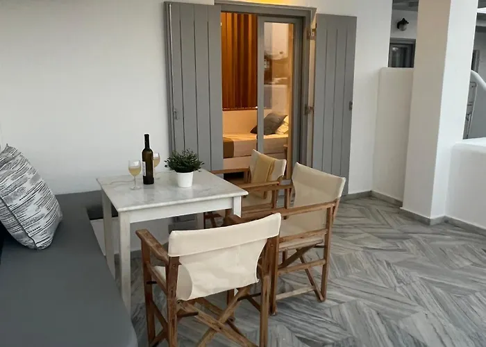 Caeli Paros By Kostas & Joanna * Logarász