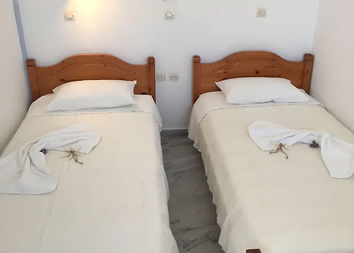 Caeli Paros By Kostas & Joanna * Logarász