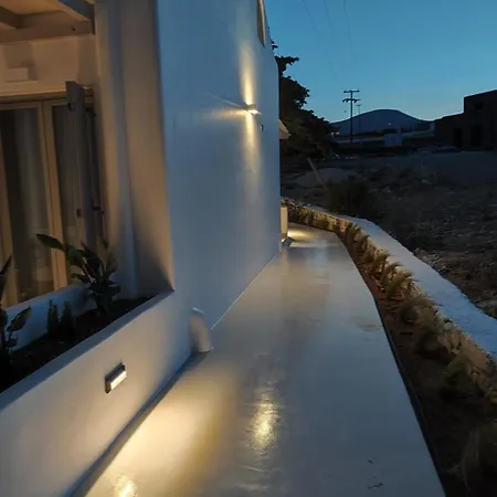 Caeli Paros By Kostas & Joanna Studios * Logaras